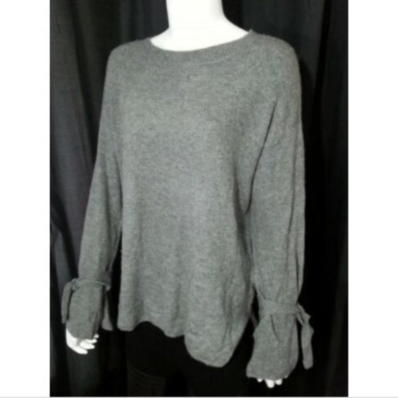 Halogen Tie Bell Sleeve Sweater Size Medium - Picture 4 of 9